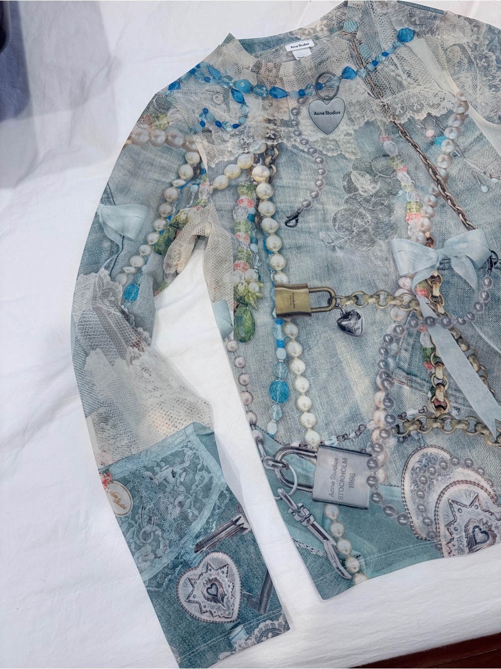Acne Studios light blue lace-trimmed mesh top with pearl charm - Picture 3 of 7